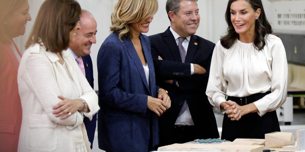 La reina Letizia visita el CIFP Aguas Nuevas, en Albacete.