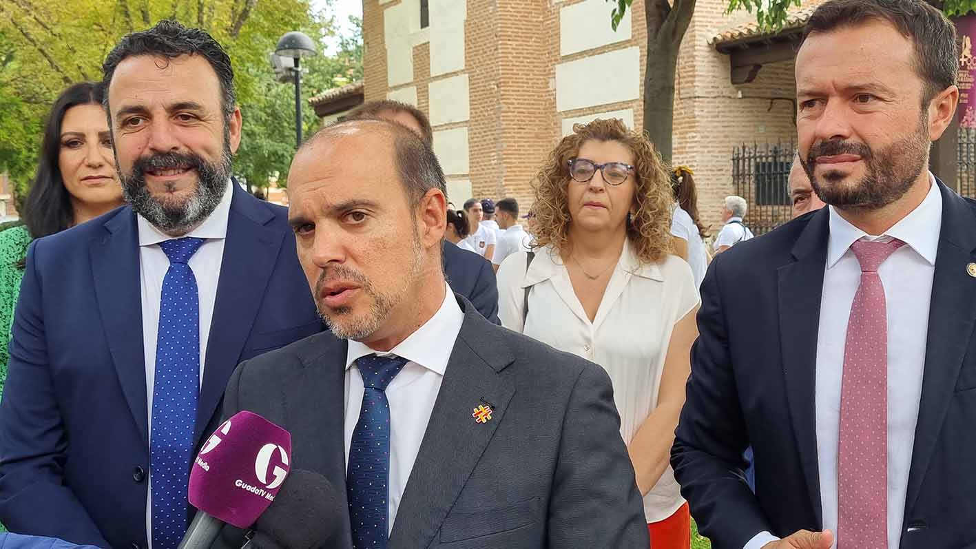 Pablo Bellido, valorando la Interparlamentaria del PP en Azuqueca de Henares.