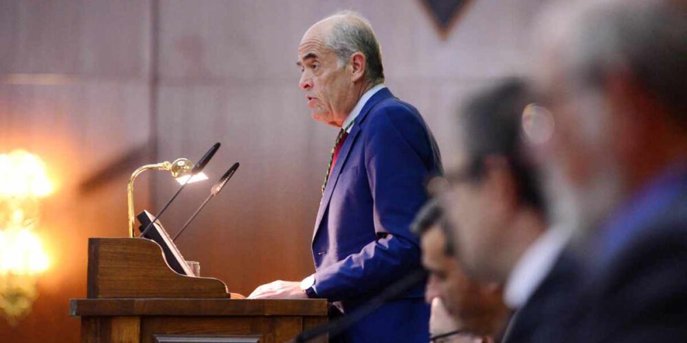 Jesús Carrobles, al frente de la Real Academia de Bellas Artes y Ciencias Históricas de Toledo. Foto: Rebeca Arango.