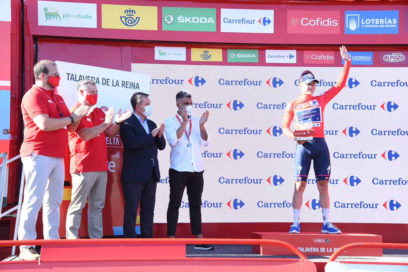Evenepoel sigue siendo el líder de La Vuelta, a muy poco del final.