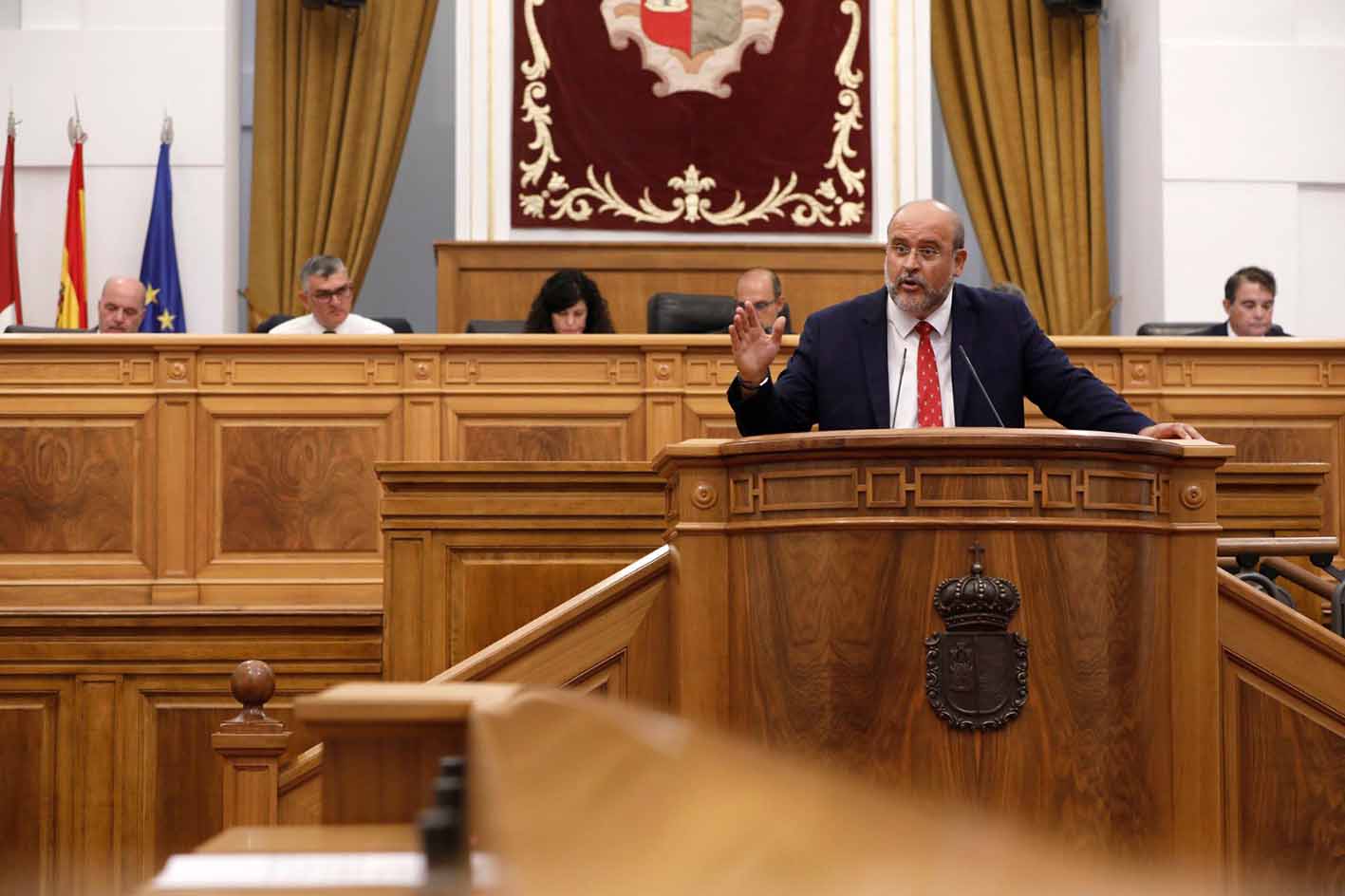 Guijarro, dando cuenta en las Cortes de la CLM de la enmienda socialista a la Ley de Bienestar Animal.