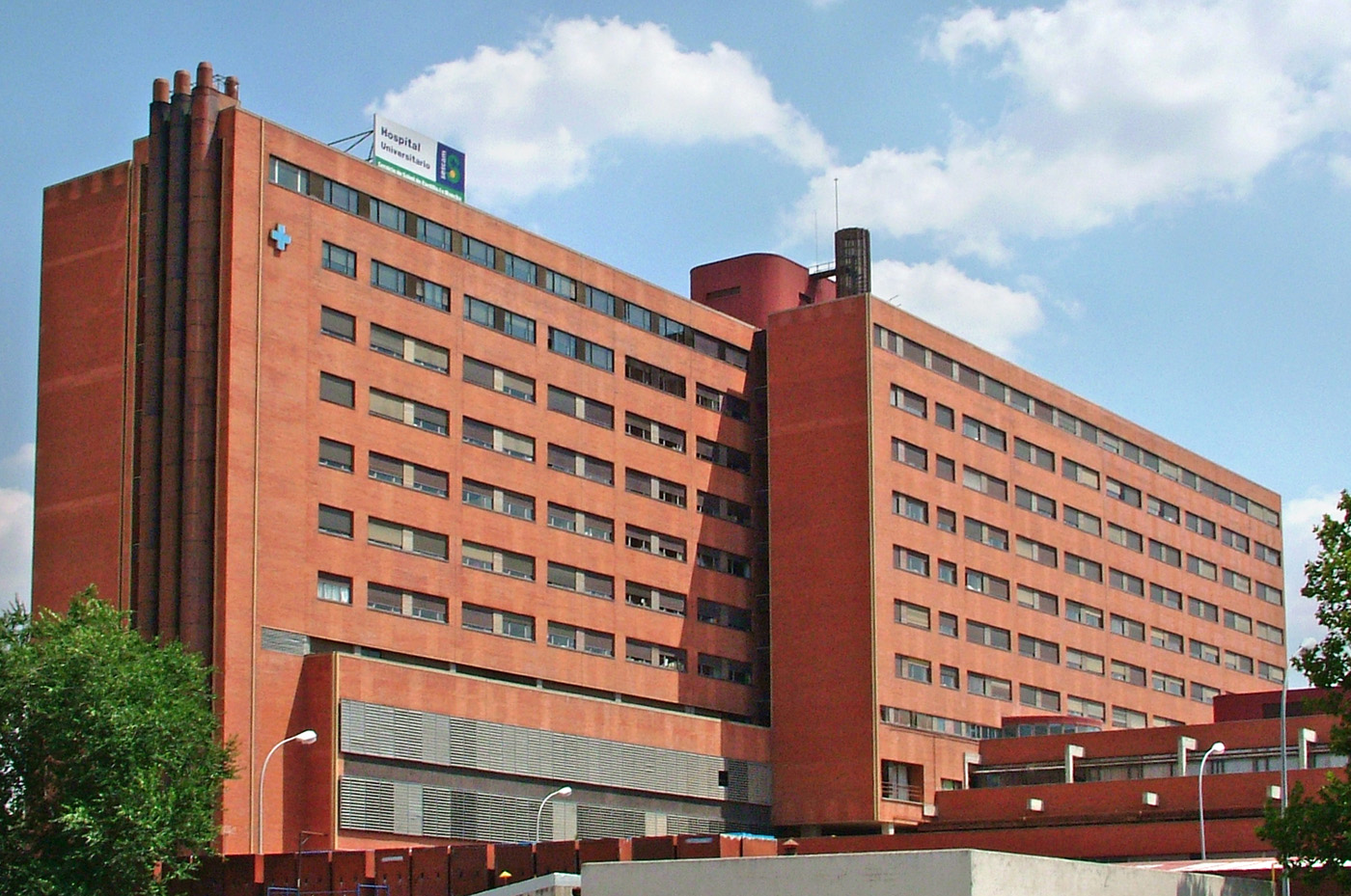 Hospital de Guadalajara, a donde han sido llevados los heridps por el choque de dos vehículos