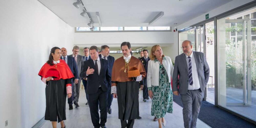 Acto de apertura del curso en la UCLM, celebrado en el campus de Cuenca.