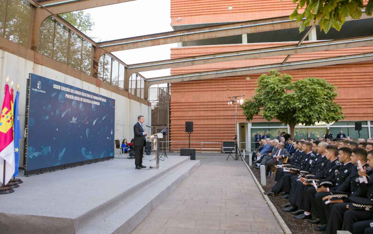 Page, durante su intervención en la graduación de los policías locales.