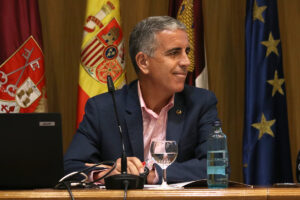 Jesús Ruiz, presidente de Fecam, fue uno de los ponentes de la Jornada sobre deporte adaptado en Albacete. Foto: Sara M. Trevejo.