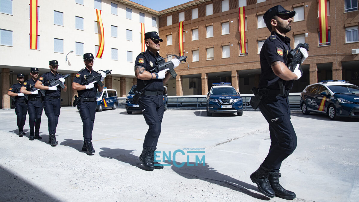 Imagen de archivo de agentes de la Policía Nacional en Toledo. Foto: Rebeca Arango.