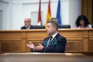 El presidente de Castilla-La Mancha, Emiliano García-Page, durante el debate del Estado de la Región. Foto: Rebeca Arango.
