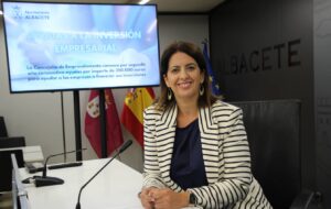 Laura Avellaneda, concejal de Emprendimiento e Innovación, presenta la nueva línea de ayudas del Ayuntamiento de Albacete.
