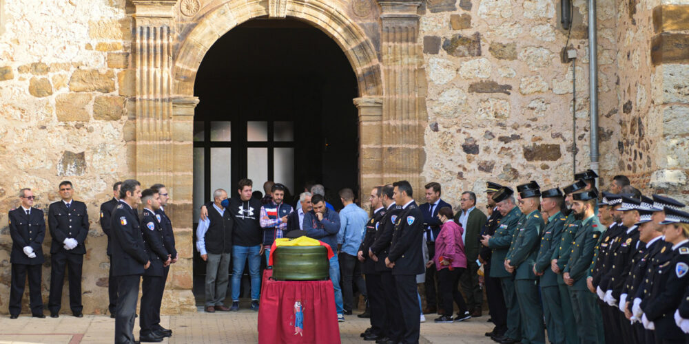 Acto de homenaje al policía local Alejandro Congosto. Foto: EFE/Jesús Monroy.