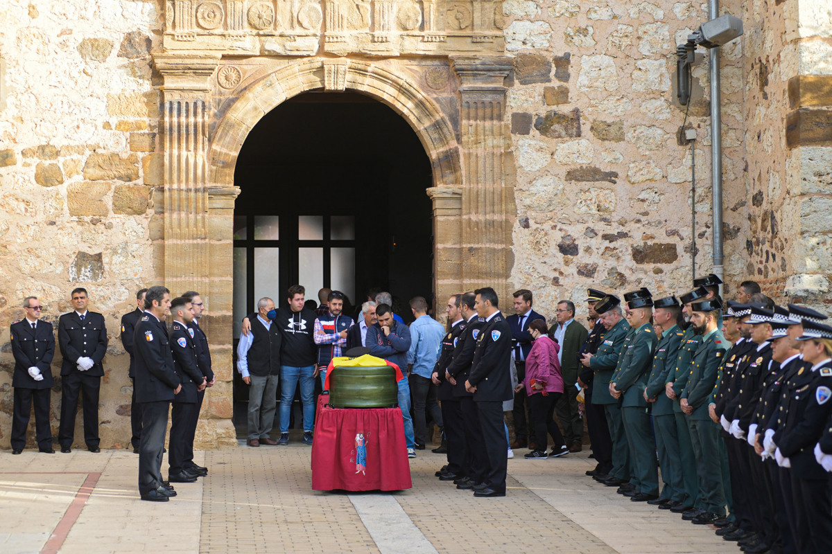 Acto de homenaje al policía local Alejandro Congosto. Foto: EFE/Jesús Monroy.