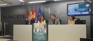 Presentan los nuevos ciclos de envejecimiento activo en el Ayuntamiento de Albacete.