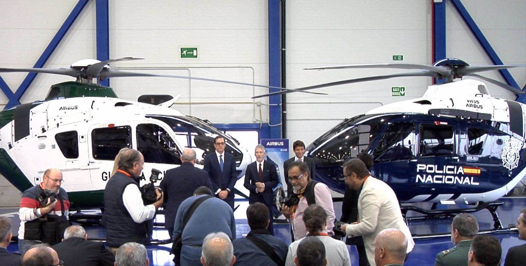 El ministro del Interior, Fernando Grande-Marlaska, preside la entrega de helicópteros en Albacete.