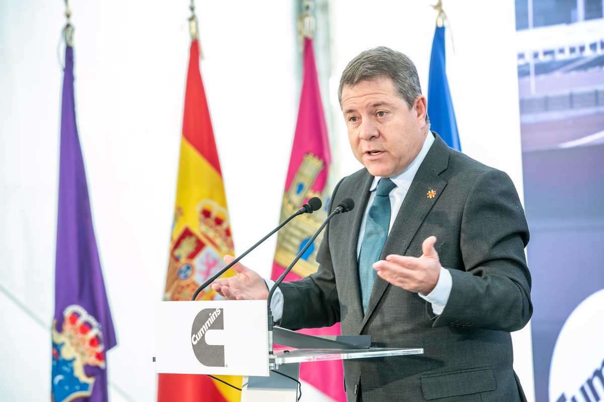 El presidente de Castilla-La Mancha, Emiliano García-Page, durante el acto de la primera piedra de la fábrica de Cummins en Guadalajara.