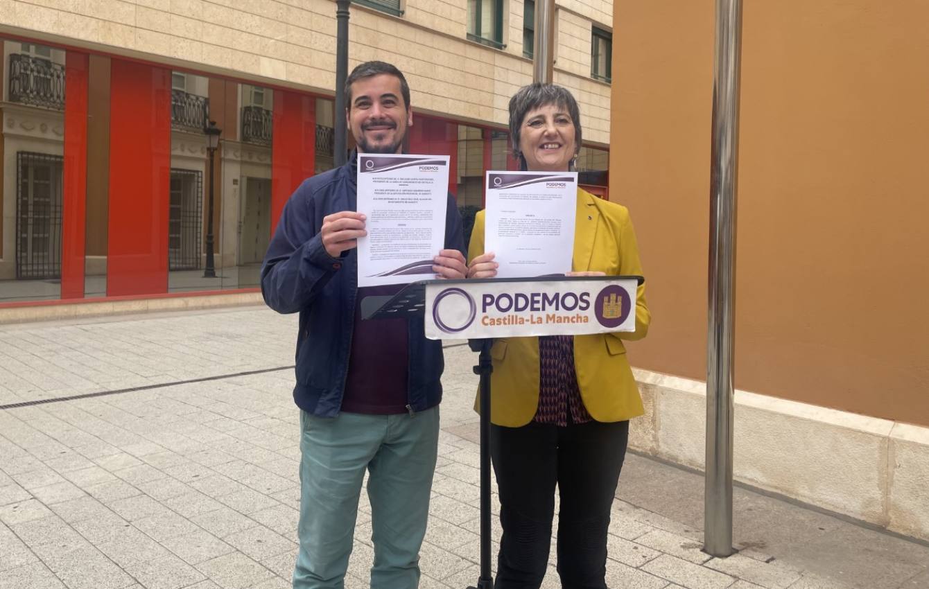 José Luis García Gascón y Carmen Fajardo presentan el plan para el alojamiento de temporeros en Albacete.
