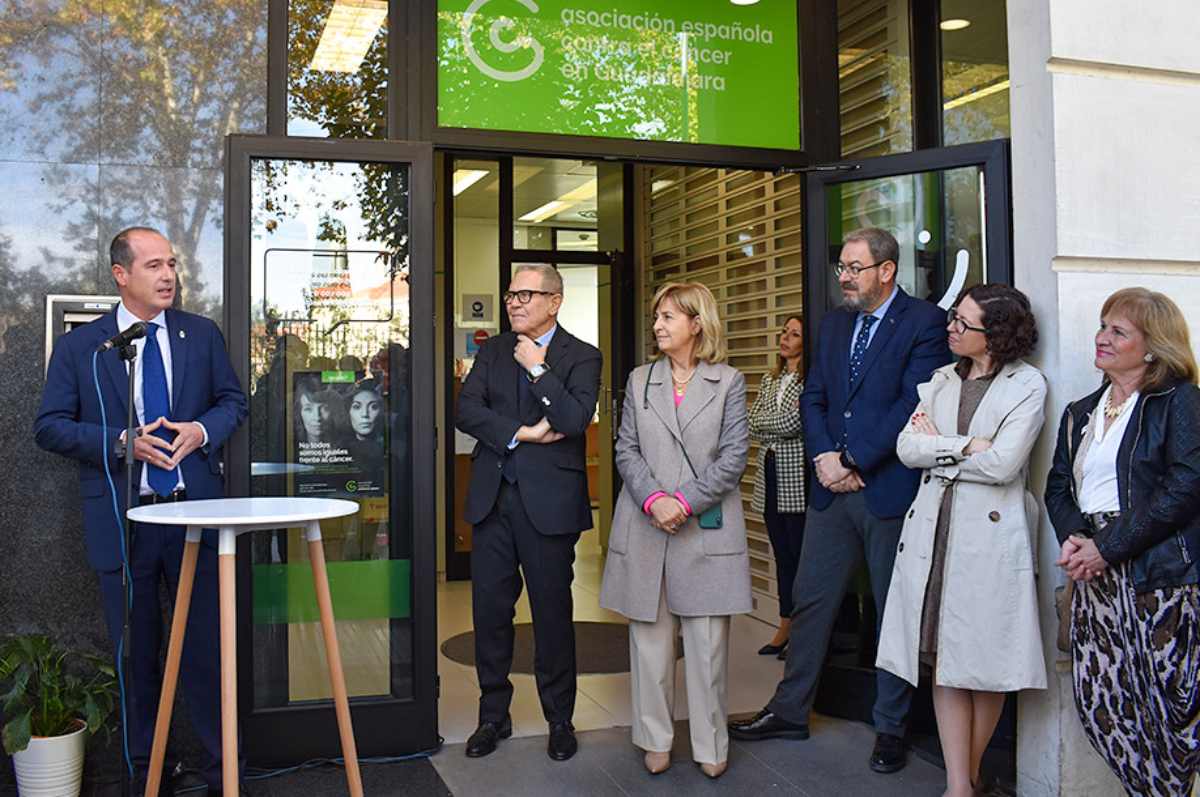 Inauguración oficinas Asociación Española Contra el Cáncer en Guadalajara