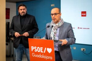 Pablo Bellido, secretario provincial del PSOE en Guadalajara y Rafael Esteban, senador por la provincia de Guadalajara