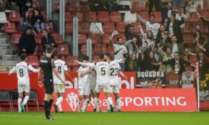 El Alba empata 2-2 ante el Sporting en El Molinón.
