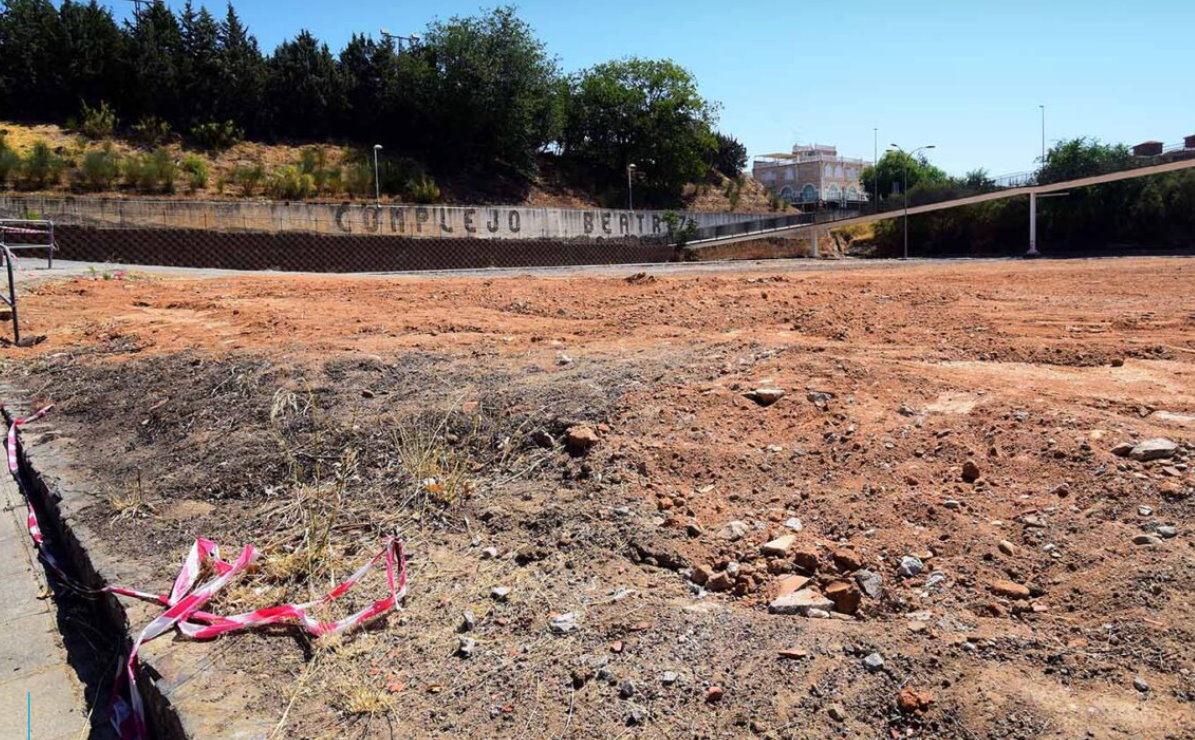 Terrenos donde se ubicará el nuevo ALDI y se ha construido el nuevo Burger King en Toledo. Foto: Rebeca Arango.