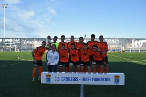 Última formación liguera del Cazalegas. Foto: CD Cazalegas.