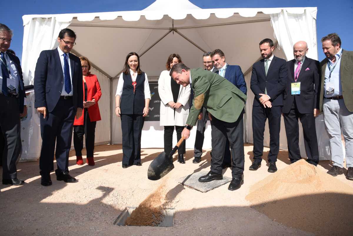 Primera piedra de la planta "Vitale" de Alcázar de San Juan.