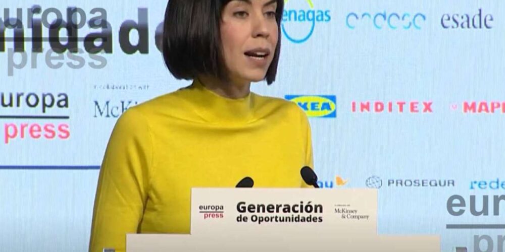 La ministra de Ciencia e Innovación, Diana Morant, cuando anunció en Puertollano la apertura del proceso para seleccionar la sede física de la Agencia Espacial Española.