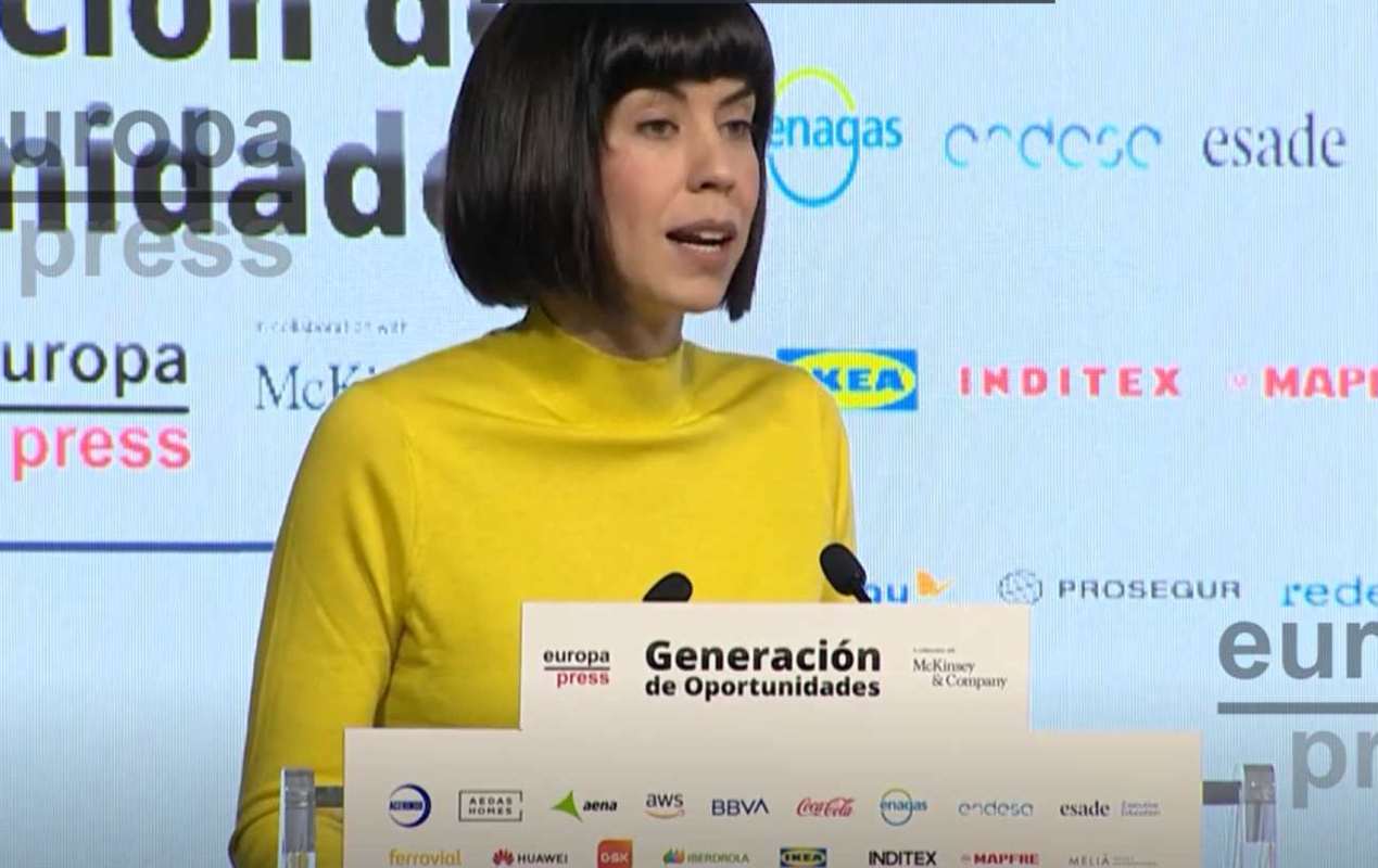 La ministra de Ciencia e Innovación, Diana Morant, cuando anunció en Puertollano la apertura del proceso para seleccionar la sede física de la Agencia Espacial Española.