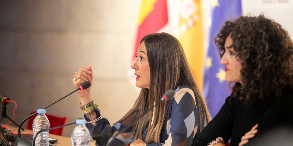 Pilar Callado, directora del Instituto de la Mujer de CLM; y Lourdes Nieto, de Médicos del Mundo.