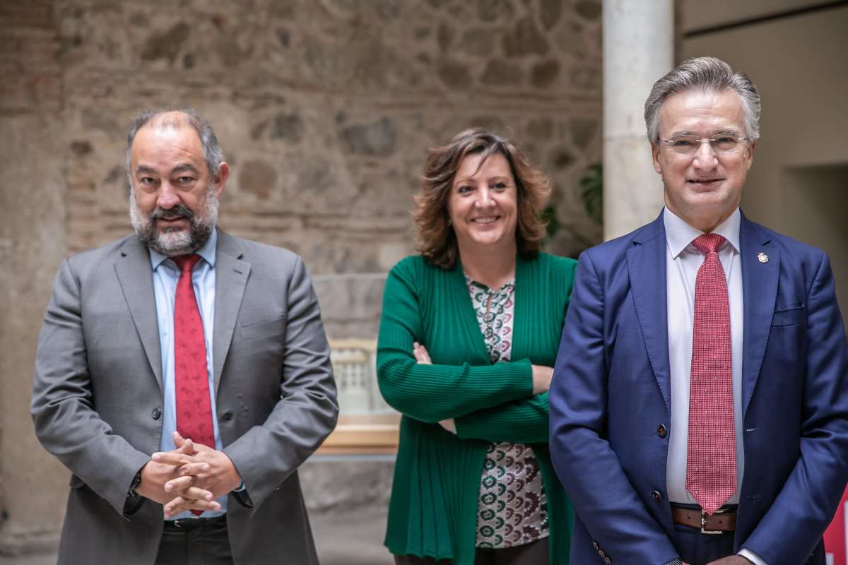 Julián Garde (izquierda), Patricia Franco y Felipe Hernández Perlines.