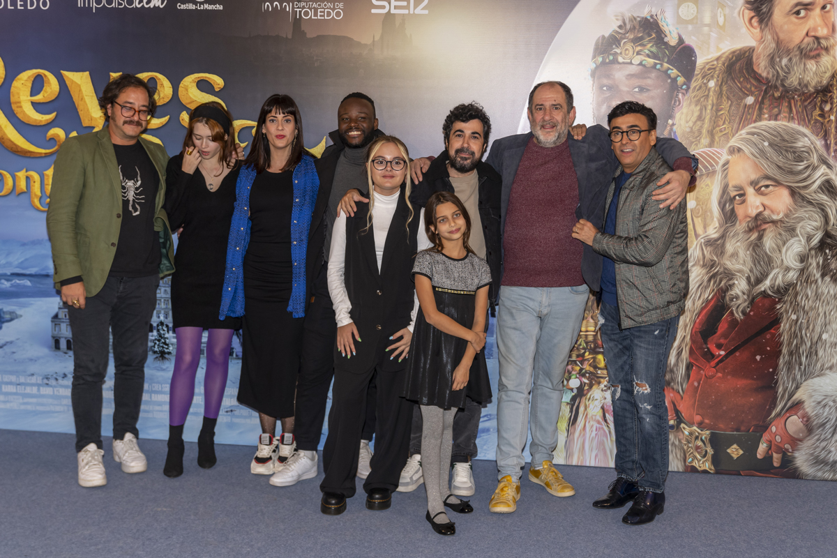 El equipo al completo de "Reyes contra Santa", en la presentación de la cinta en el Festival Cibra. Foto: EFE/Ismael Herrero.