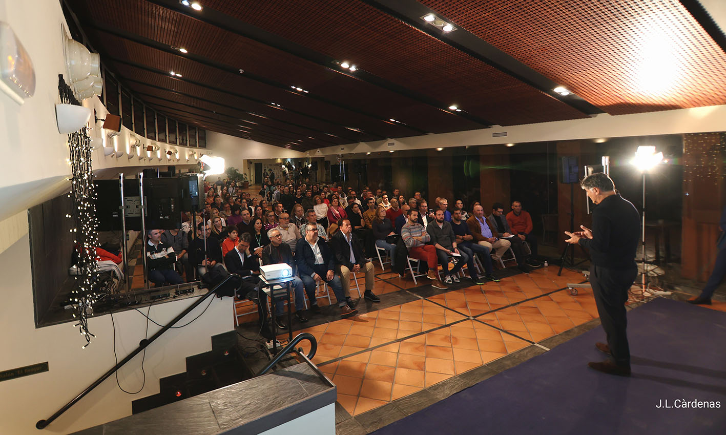 Toni Nadal se dirigió a docentes, chavales…