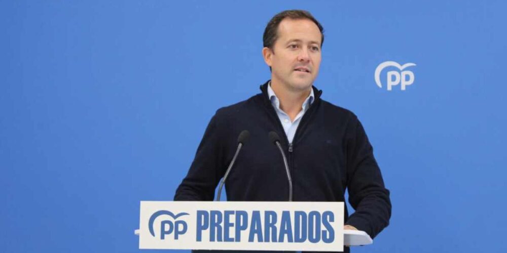 Carlos Velázquez, durante la rueda de prensa en la que ha abordado el debate del agua.