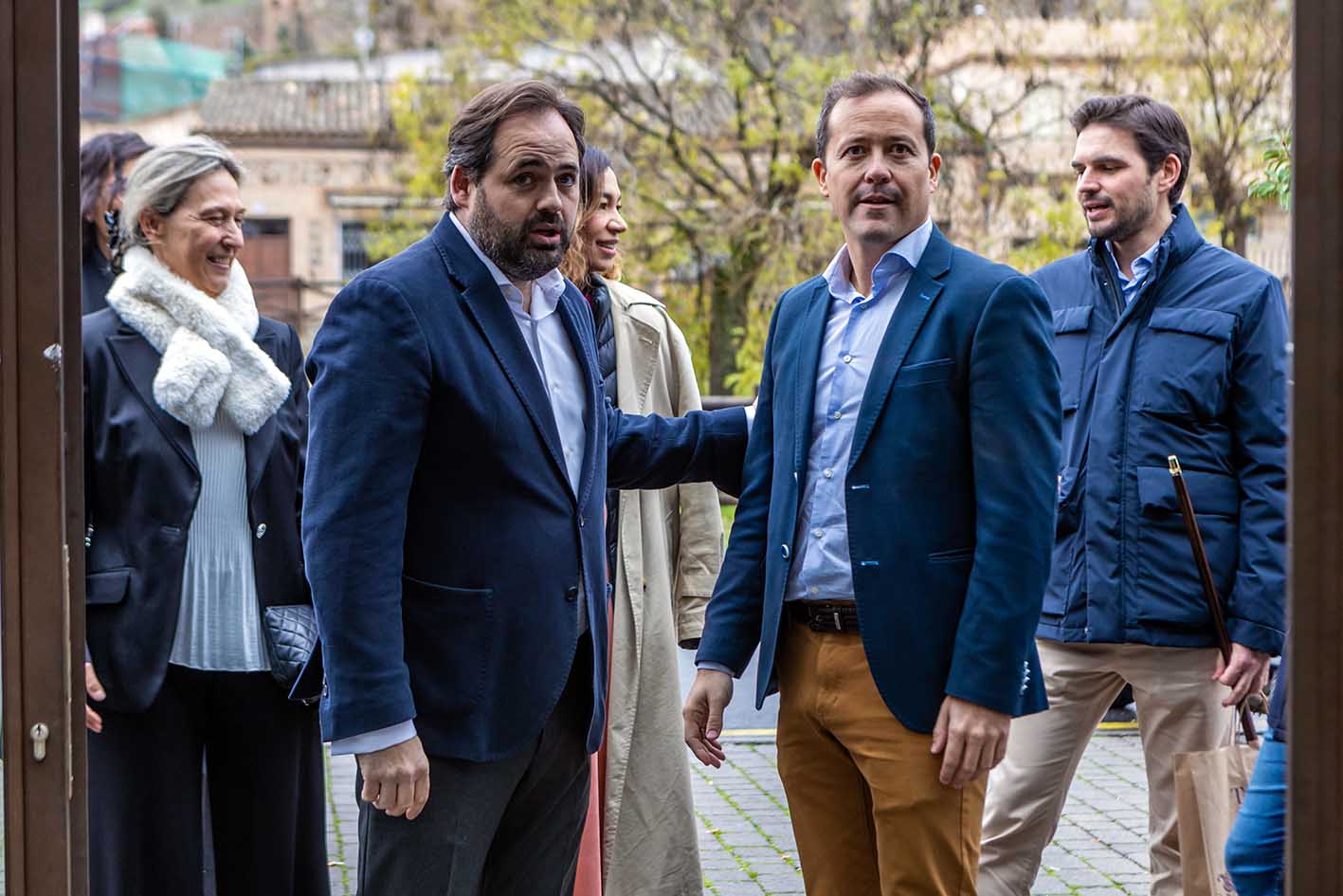 Núñe, junto a Carlos Velázquez, pide adelantar elecciones generales