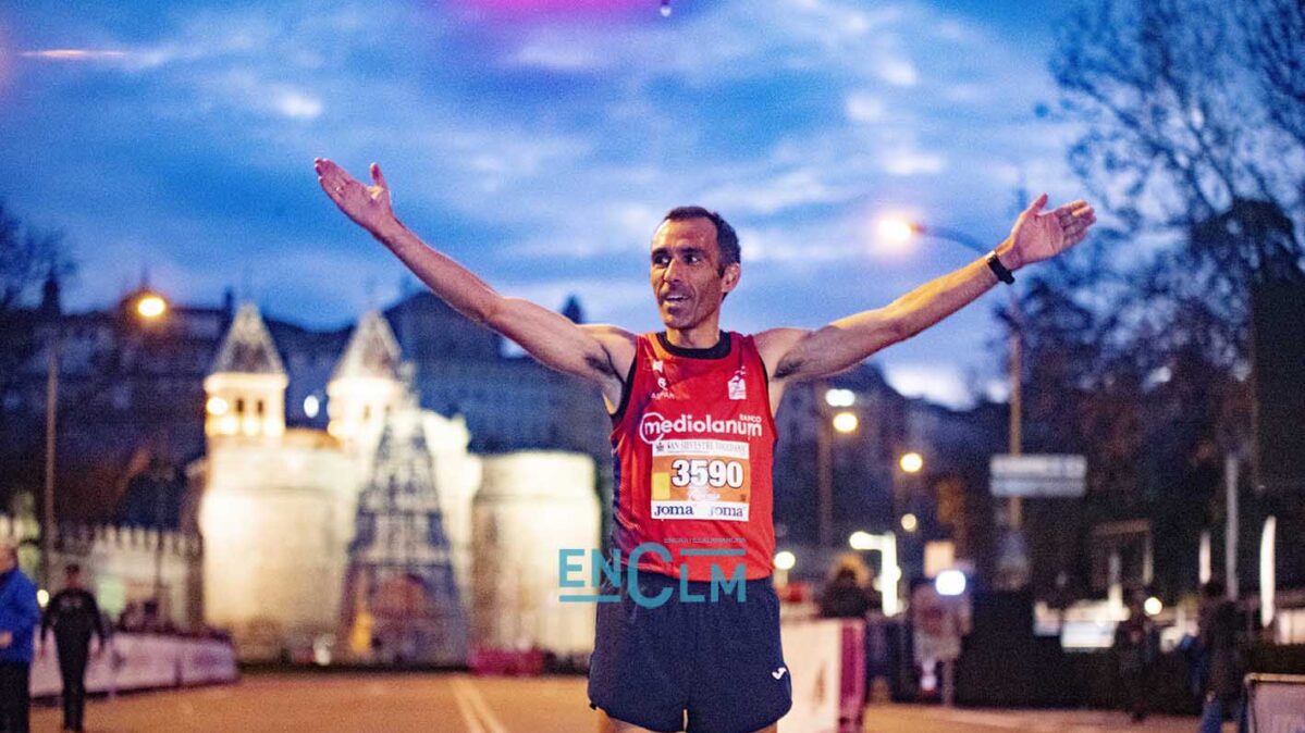 Pedro Vega, ganador de la prueba masculina en la San Silvestre de Toledo. Foto: Rebeca Arango.