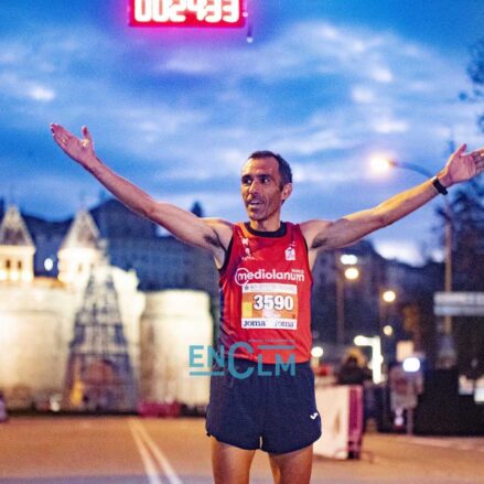 Pedro Vega, ganador de la prueba masculina en la San Silvestre de Toledo. Foto: Rebeca Arango.