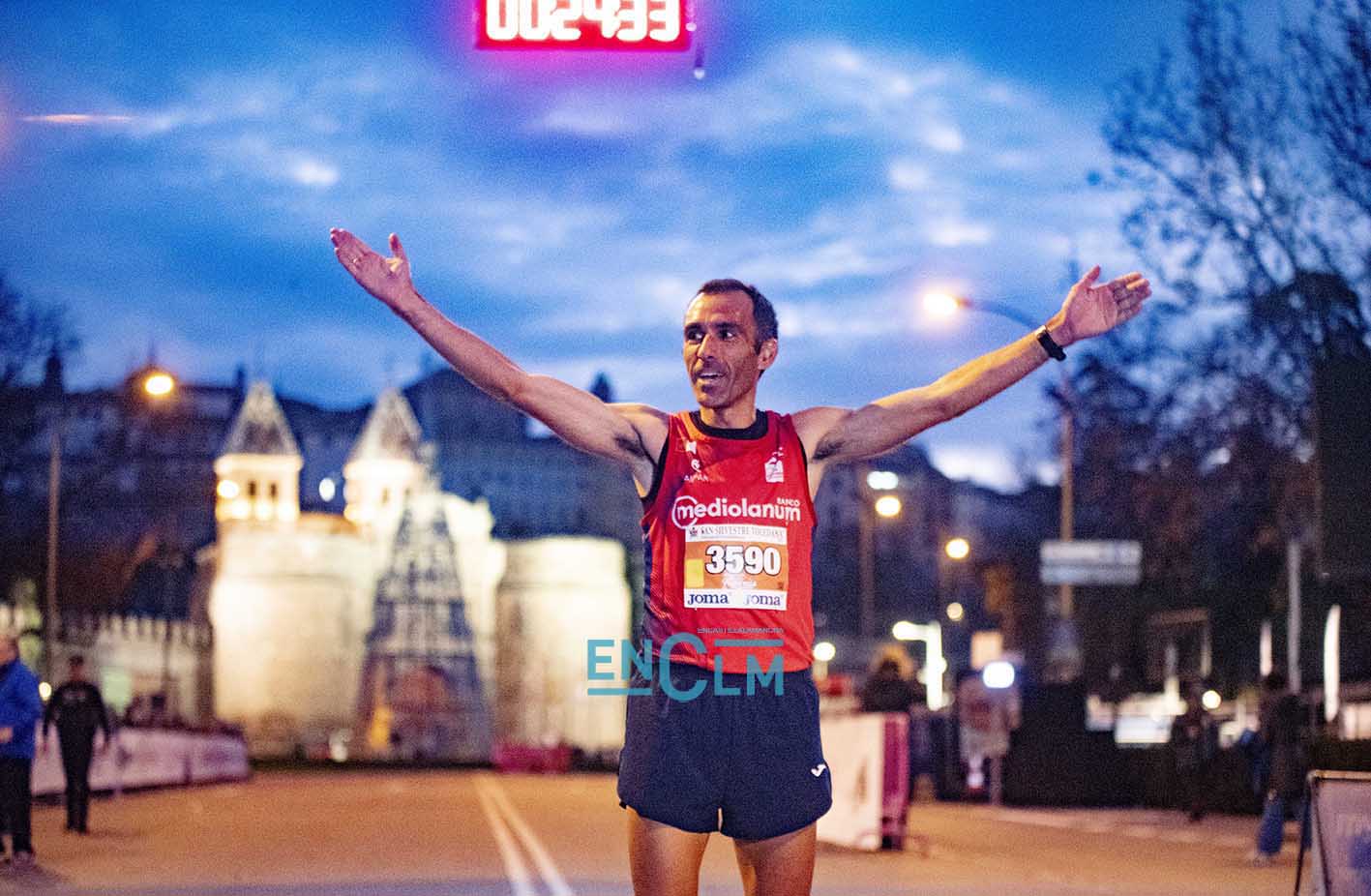 Pedro Vega, ganador de la prueba masculina en la San Silvestre de Toledo. Foto: Rebeca Arango.