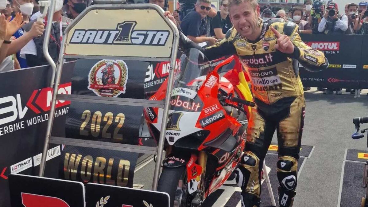 El piloto talaverano de Superbikes Álvaro Bautista se alzó brillantemente con el Mundial.