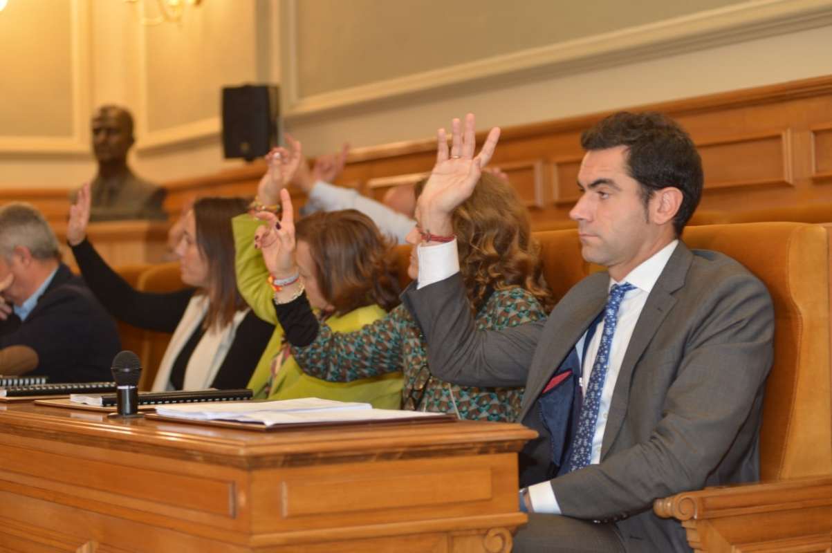 Bancada de Ciudadanos, votando.