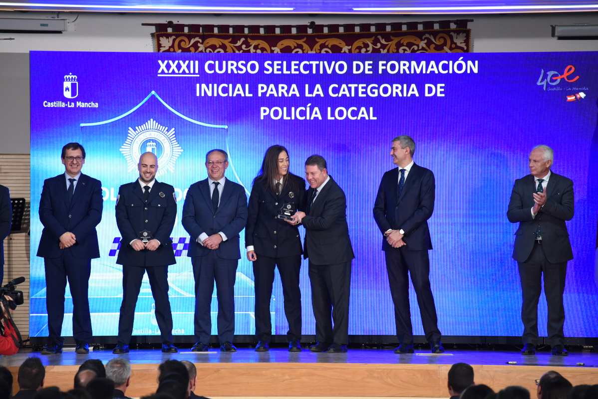 Page asistió a la entrega de reconocimiento de los cursos de formación inicial para policías, oficiales, subinspectores e inspectores de la Policía Local.