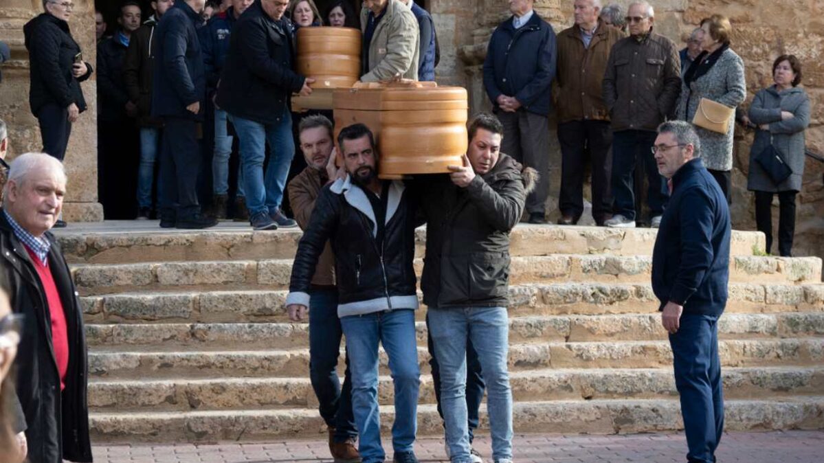 Funeral por el presunto asesinato de dos niñas por su madre en Quintanar del Rey. Foto: EFE/José del Olmo.