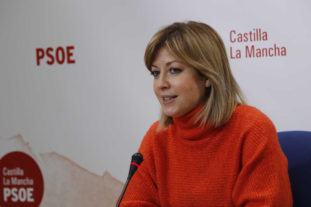 La portavoz del PSOE en las Cortes regionales, Ana Isabel Abengózar.