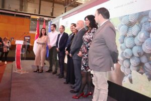 Foto de familia en el Día de la provincia de Albacete en Fitur.