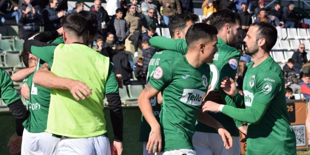 Los jugadores del Toledo se llevaron un alegrón ganando al Villarrubia. Foto: CD Toledo.