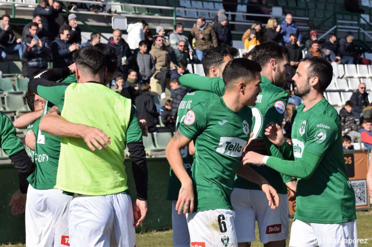 Los jugadores del Toledo se llevaron un alegrón ganando al Villarrubia. Foto: CD Toledo.