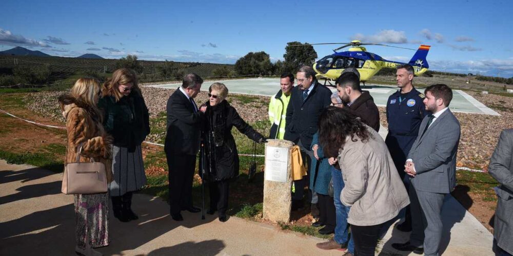 Inauguración del helipuerto de Espinoso del Rey.