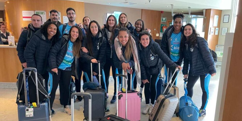 Las jugadoras del Kiele, ya en Gante, donde se enfrentan al Gent. Foto: Kiele Socuéllamos.