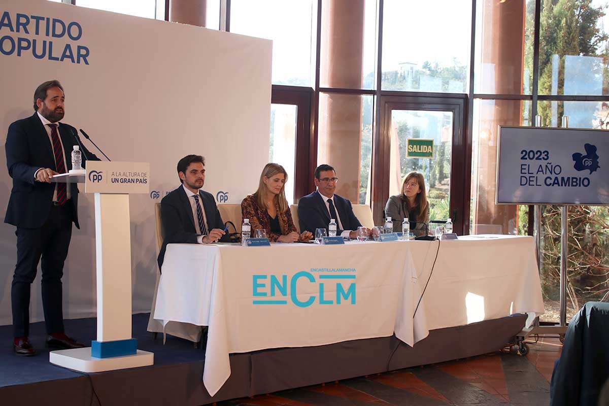 Paco Núñez, presidente del PP de CLM, en el desayuno informativo con los medios de comunicación en Toledo. Foto: Sara M. Trevejo.