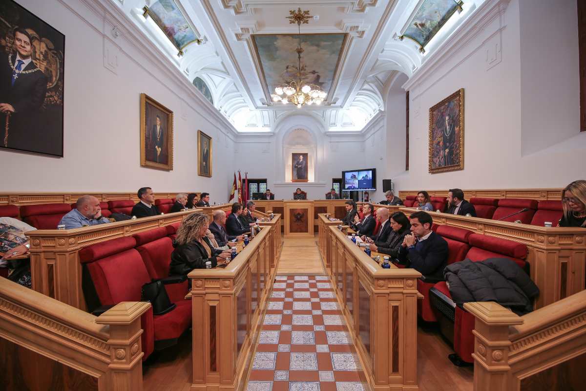 Pleno en el Ayuntamiento de Toledo.