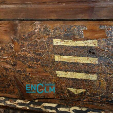 Uno de los cuatro escudos descubiertos en el artesonado del impresionante Salón Rico en el casco histórico de Toledo. Foto: Sara M. Trevejo.