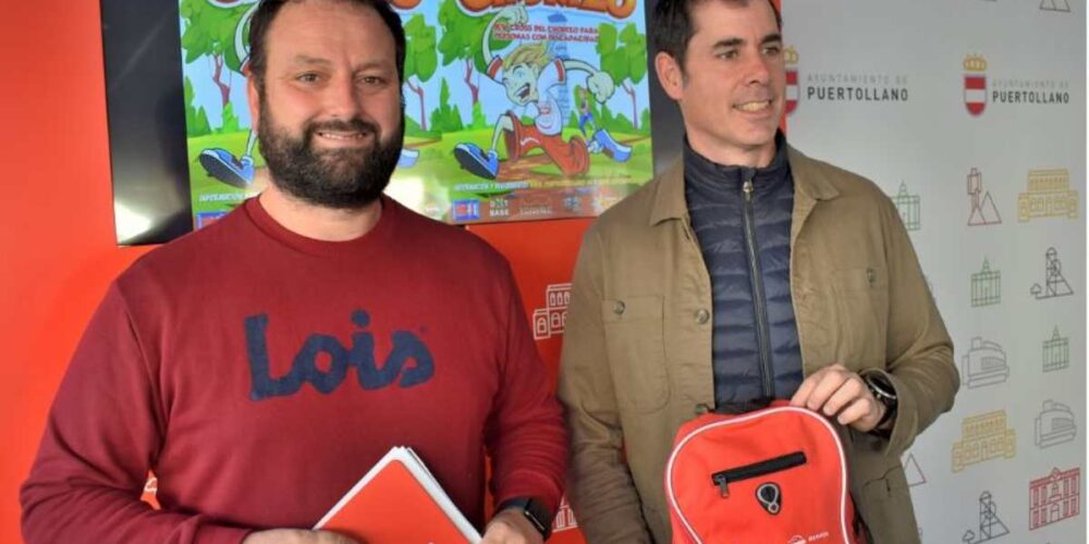 Jesús Caballero (izquierda) y Jesús Bermejo, presentando la Carrera del Chorizo. Foto: Ayuntamiento de Puertollano.