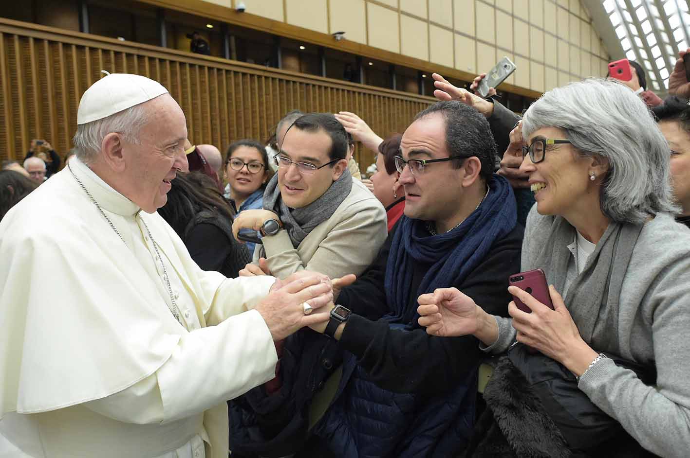 Saludo entre Fernando Redondo y el Papa Francisco.